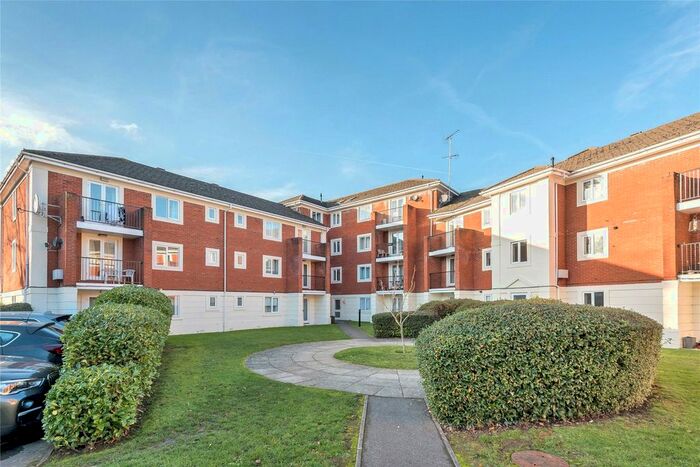 2 Bedroom Flat To Rent In Shelley Court, London Road, Reading, Berkshire, RG1