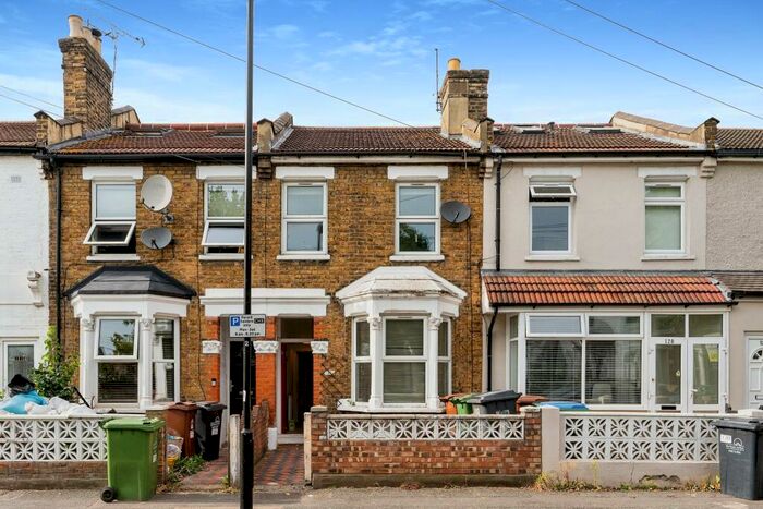 2 Bedroom Terraced House To Rent In Thorpe Road, E7