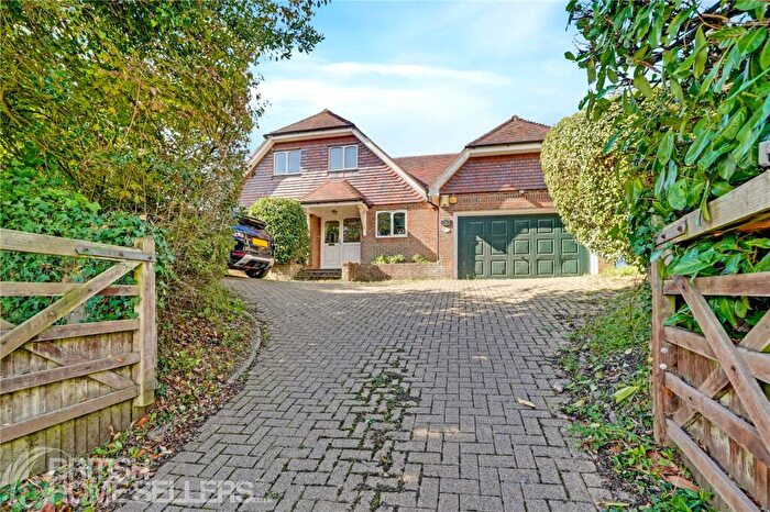 4 Bedroom Detached House For Sale In Folly Lane North, Farnham, Surrey, GU9