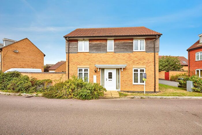 3 Bedroom Detached House For Sale In Brooker Avenue, Peterborough, PE4