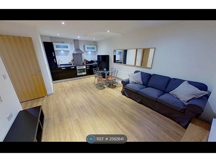 2 Bedroom Flat To Rent In Marsh Lane, Leeds, LS9