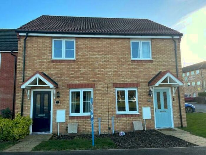 2 Bedroom Semi-Detached House To Rent In Falcon Way, Bourne, PE10