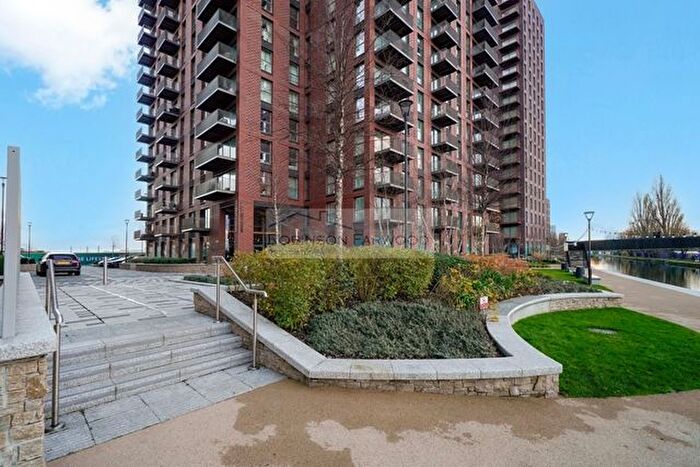 2 Bedroom Flat To Rent In Waterview House, Quay Walk, Wembley, HA0