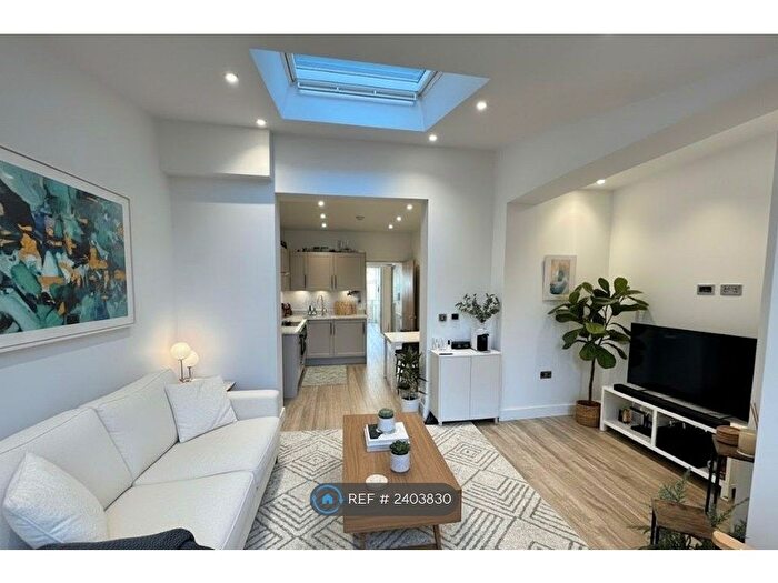 1 Bedroom Flat To Rent In Fox Lane, London, N13