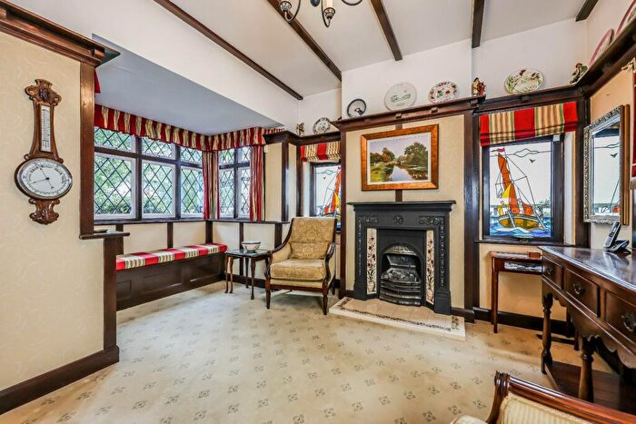 5 Bedroom Detached House For Sale In Hall Park Avenue, Westcliff-On-Sea, SS0