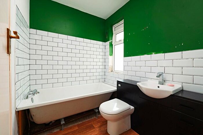 3 Bedroom Detached Bungalow For Sale In Agester Lane, Denton, Canterbury, CT4