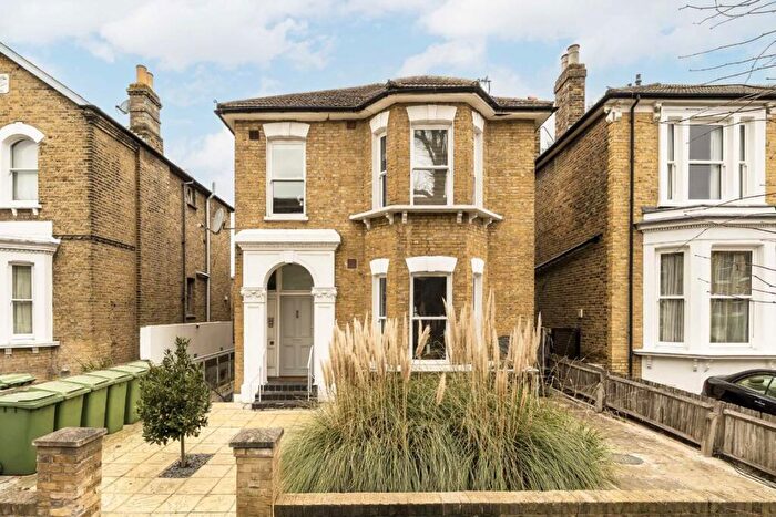 1 Bedroom Flat To Rent In Barry Road, East Dulwich, SE22