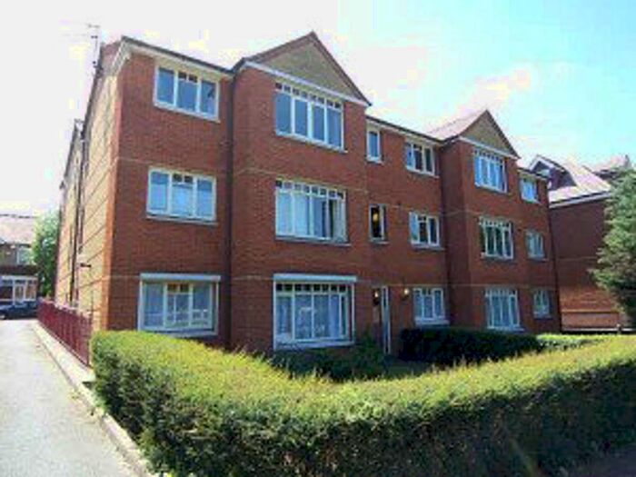 1 Bedroom Flat To Rent In Dukes Avenue, New Malden, KT3