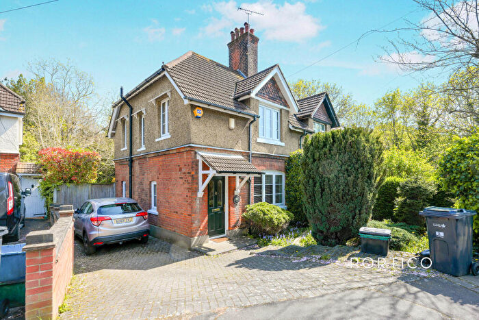 3 Bedroom Semi-Detached House To Rent In Railway Cottages, IG6