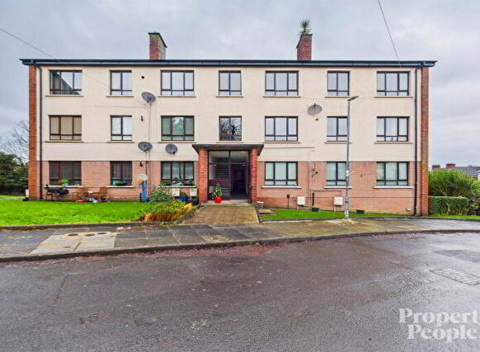 3 Bedroom Flats For Sale In Moatview Crescent, Belfast, BT16
