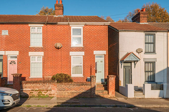 2 Bedroom Semi-Detached House For Sale In Deanes Park Road, Fareham, Hampshire, PO16