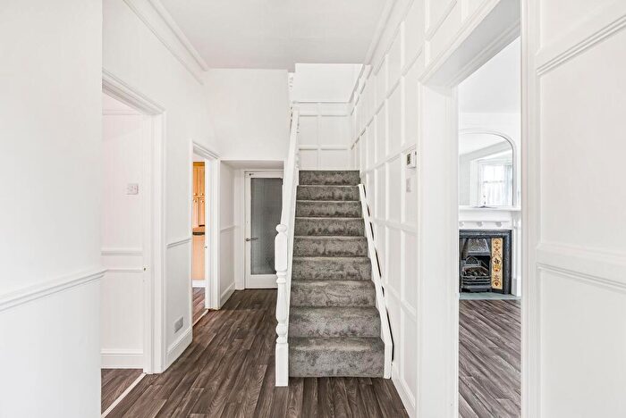 4 Bedroom Semi-Detached House To Rent In Midhurst Avenue, Westcliff-On-Sea, SS0