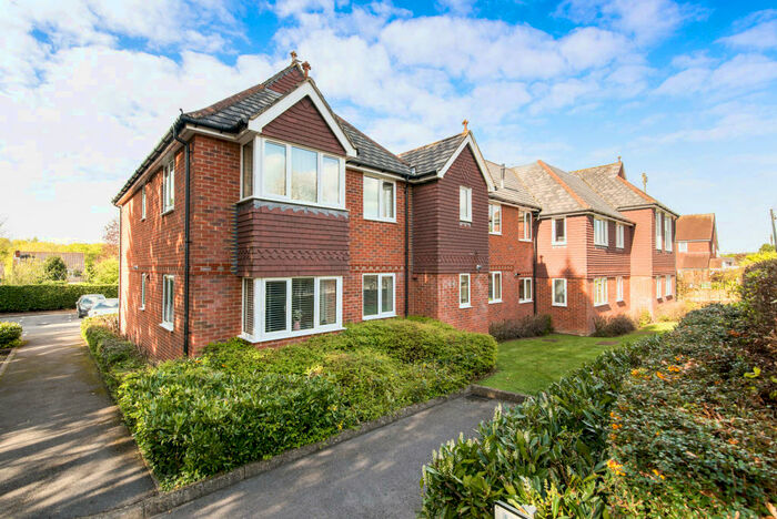 2 Bedroom Apartment To Rent In Basingstoke, RG22