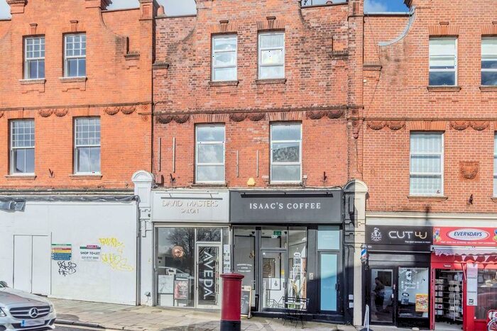 2 Bedroom Flat To Rent In St. Margarets Road, St Margarets, Twickenham, TW1