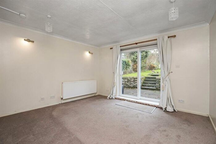 2 Bedroom Semi-Detached Bungalow For Sale In Rosebank Cottage North, Cross Roads, Halbeath, KY11
