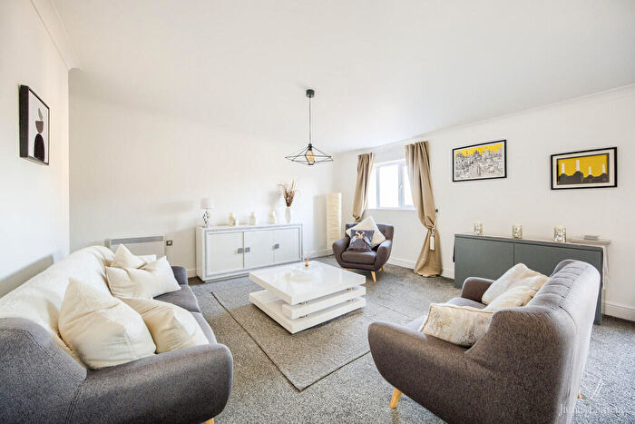 3 Bedroom Penthouse For Sale In Qube, Townsend Way, Birmingham City Centre, B1