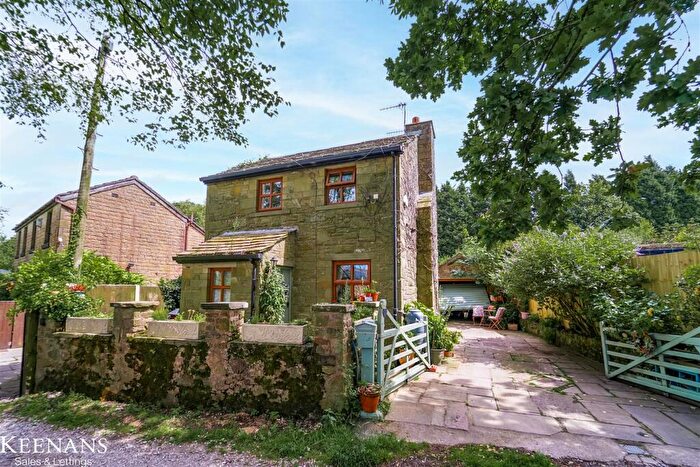 3 Bedroom Cottage For Sale In Lower Rosegrove Lane, Burnley, BB12