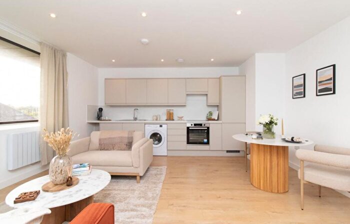 1 Bedroom Flat For Sale In Wraik Hill, Whitstable, Kent, CT5