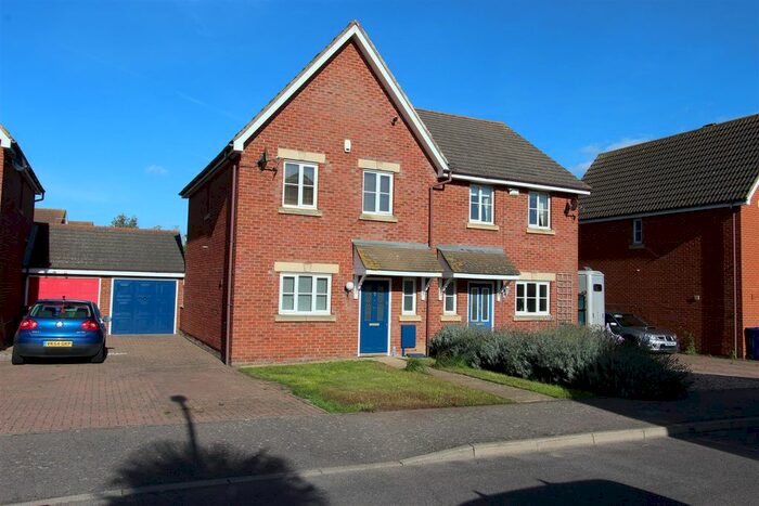 3 Bedroom Semi-Detached House To Rent In Anatase Close, Sittingbourne, ME10