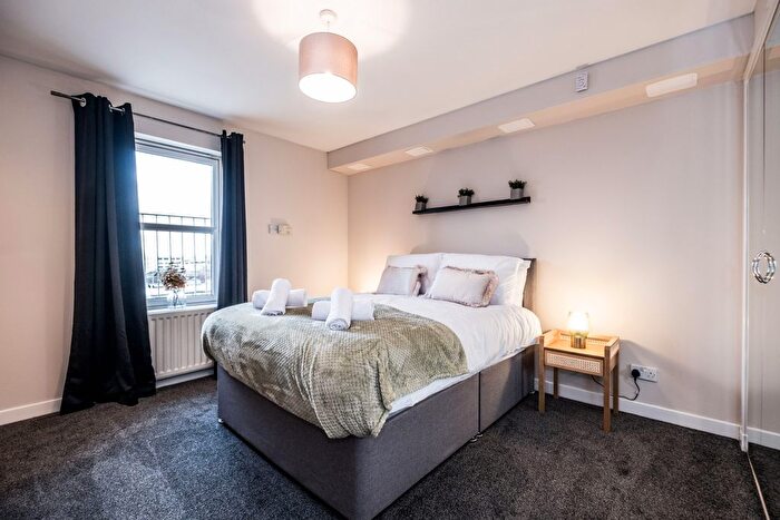 2 Bedroom Flat To Rent In Affleck Street, Aberdeen, AB11