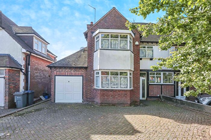 4 Bedroom Semi-detached House For Sale In Court Oak Road, Harborne, Birmingham, B17