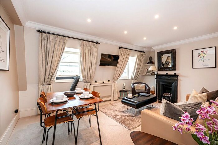 2 Bedroom Flat For Sale In Elizabeth Street, Belgravia, London, SW1W
