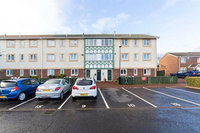2 Bedroom Apartment To Rent In Available Now - Shawdon Close, Westerhope, NE5