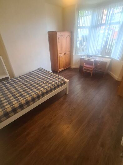 8 Bedroom Terraced House To Rent In Harlaxton Drive, Nottingham, NG7