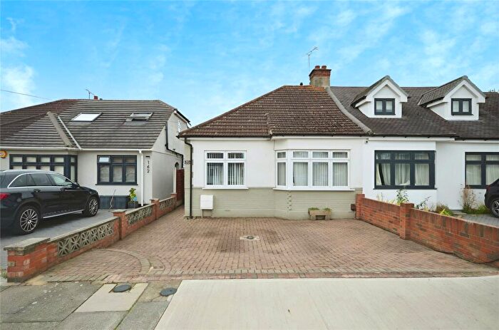 2 Bedroom Bungalow To Rent In Albany Road, Hornchurch, Essex, RM12