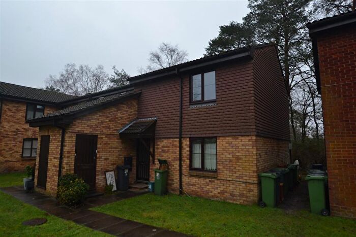 1 Bedroom Flat To Rent In Habershon Drive, Frimley, Camberley, GU16