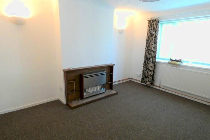 4 Bedroom Semi-Detached House To Rent In North Road, Bedfont, Feltham, TW14