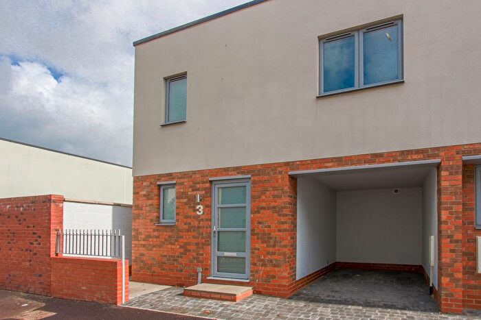 3 Bedroom End Of Terrace House To Rent In Grove, Grove Street, Cheltenham, GL50