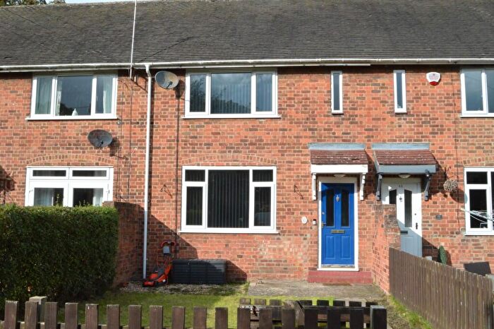 2 Bedroom Town House To Rent In Dorts Crescent, LS24