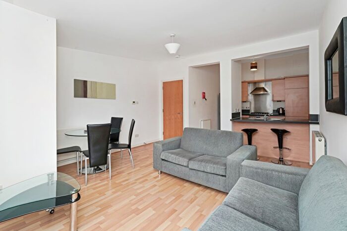 2 Bedroom Flat For Sale In / Salamander Court, Leith, Edinburgh, EH6