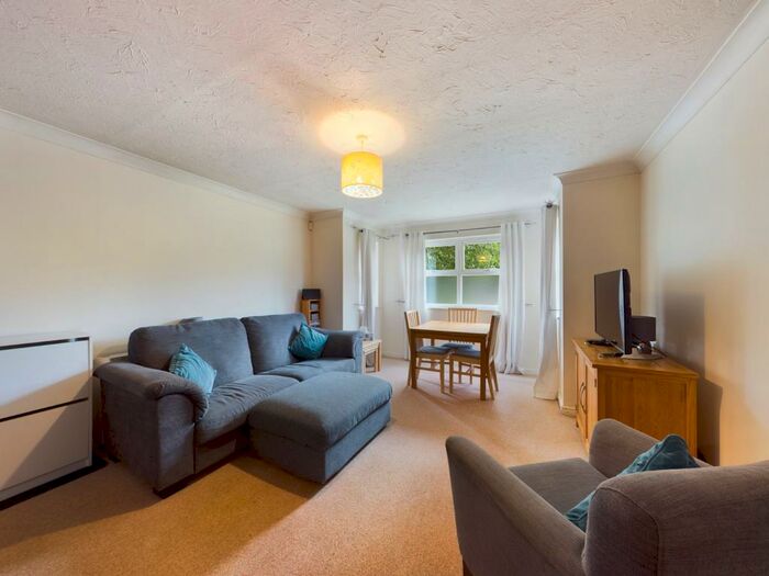 2 Bedroom Apartment To Rent In Surrey, KT16