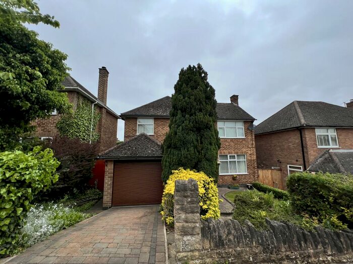 3 Bedroom Detached House To Rent In Walsingham Road, NG5