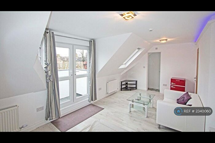 Studio To Rent In Pearson Park Villas, Hull, HU5