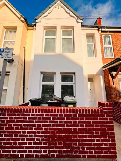 6 Bedroom Terraced House To Rent In Glenny Road, Barking, IG11