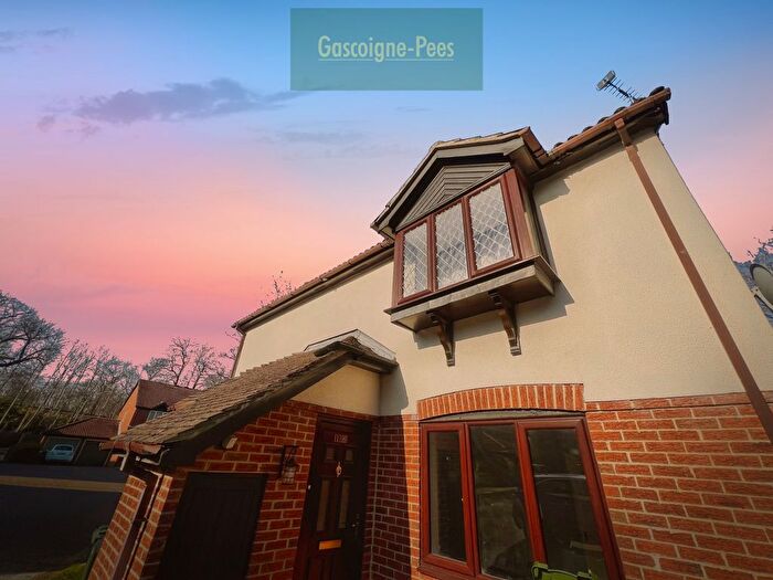 2 Bedroom Flat To Rent In Shepherds Chase, Bagshot, GU19