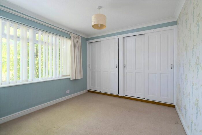 2 Bedroom Semi-Detached Bungalow For Sale In Frampton Drive, Broadway, WR12