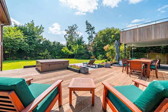 6 Bedroom Detached House For Sale In Nicker Hill, Keyworth, NG12