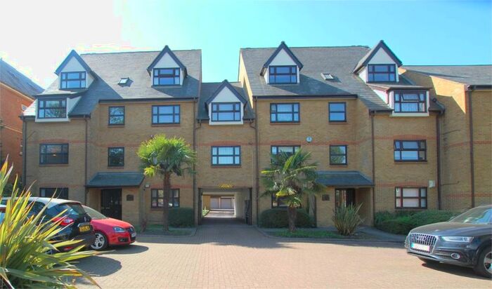 2 Bedroom Ground Flat To Rent In Albemarle Road, Beckenham, BR3