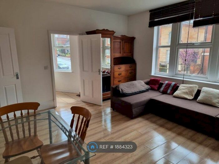 2 Bedroom Flat To Rent In Russell Street, Reading, RG1