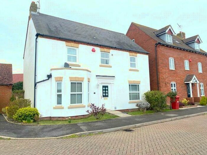 Detached House To Rent In Grooms Close, Angmering, Littlehampton, West Sussex, BN16