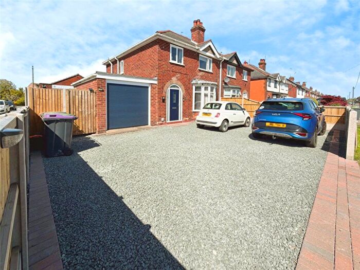 3 Bedroom Semi Detached House For Sale In Lincoln Road, North Hykeham, Lincoln, Lincolnshire, LN6
