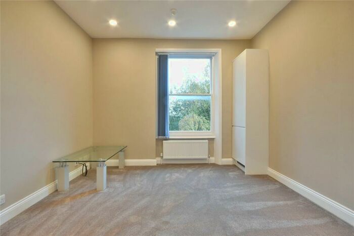 1 Bedroom Flat To Rent In Minster Road, Cricklewood, NW2
