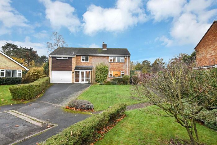4 Bedroom Detached House For Sale In The Spinney, Winthorpe, Newark, NG24