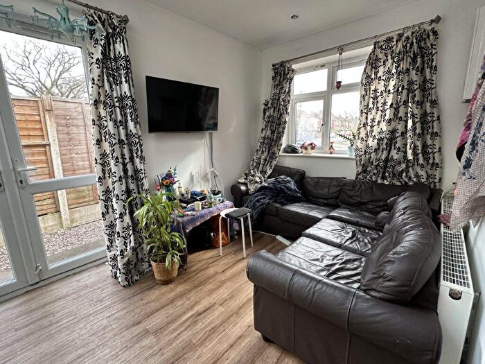 7 Bedroom Semi-Detached House To Rent In Arnfield Road - Withington - £ Pppw, M20