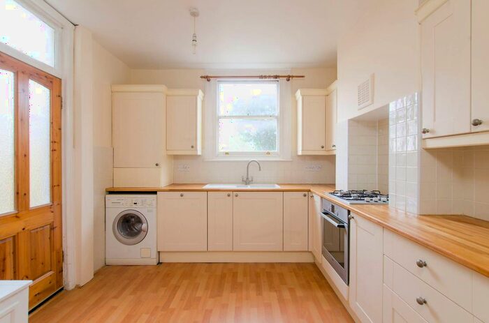 4 Bedroom Property To Rent In Brudenell Road, Tooting, London, SW17