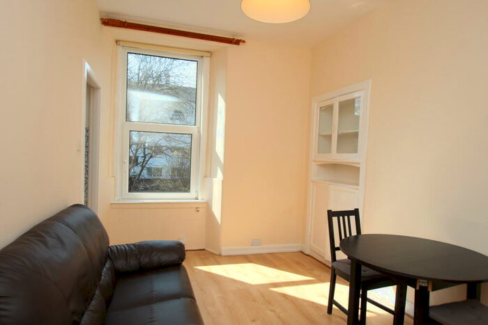 2 Bedroom Flat To Rent In Bruce Street, FK8